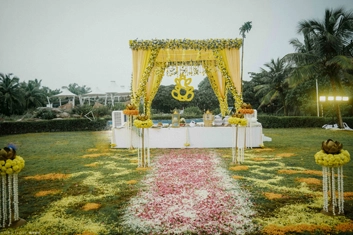 Book a beautiful wedding venue in Coimbatore with open lawns, beautiful views and features.